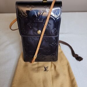 Authentic Louis Vuitton Monogram Vernis Walker Crossbody Wallet